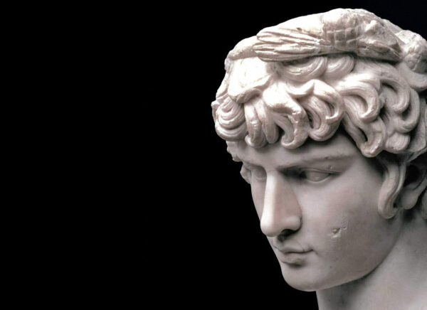 Memorie-di-Adriano-600x436